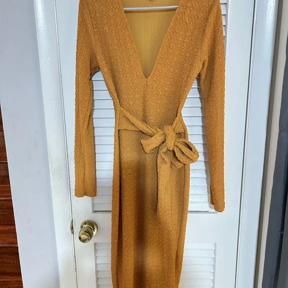 Fashion Nova - Dalia Midi Dress - Picture 1 of 2